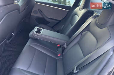Седан Tesla Model 3 2024 в 