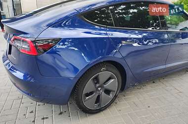 Седан Tesla Model 3 2021 в 