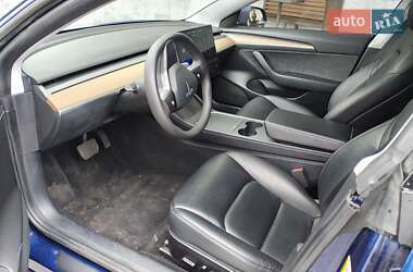 Седан Tesla Model 3 2021 в 
