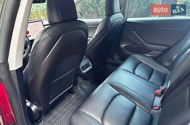 Седан Tesla Model 3 2020 в 