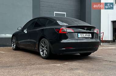 Седан Tesla Model 3 2021 в 