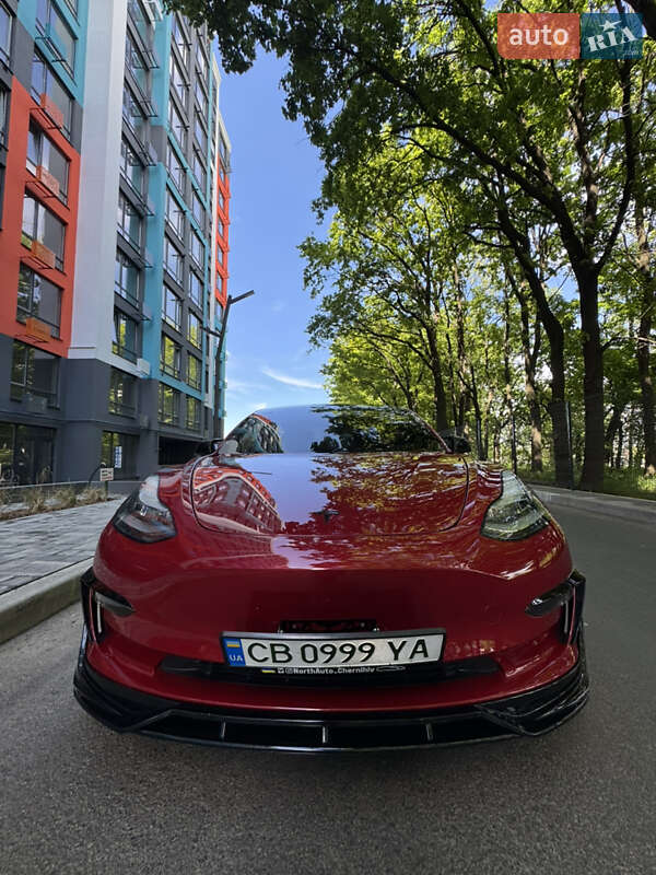 Седан Tesla Model 3 2018 в Чернигове