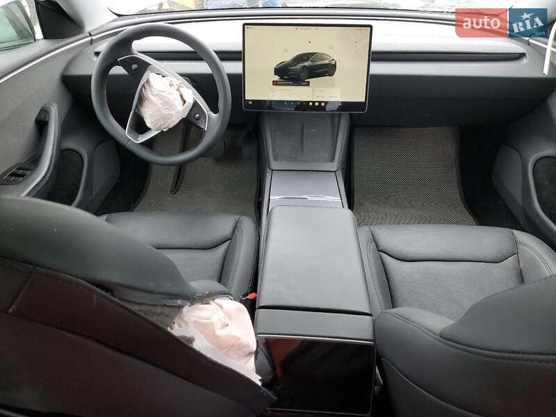Седан Tesla Model 3 2024 в Києві