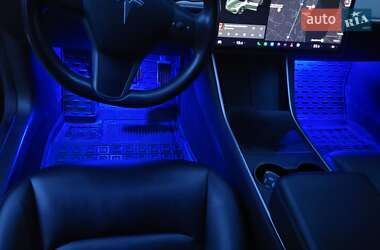 Седан Tesla Model 3 2018 в 