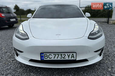 Седан Tesla Model 3 2020 в 