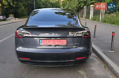 Седан Tesla Model 3 2023 в 