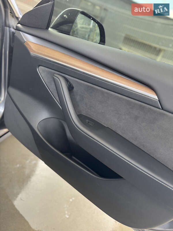 Седан Tesla Model 3 2022 в Трускавце