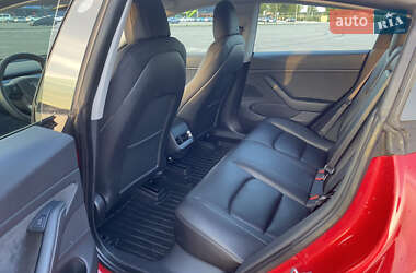Седан Tesla Model 3 2020 в 