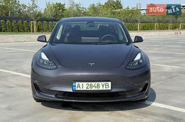 Седан Tesla Model 3 2023 в 