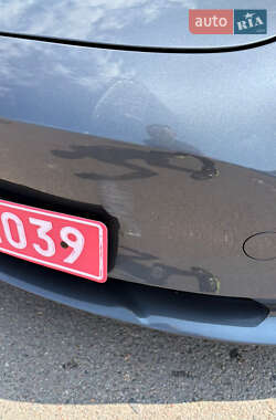 Седан Tesla Model 3 2019 в 