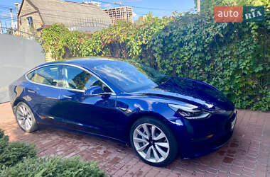 Седан Tesla Model 3 2019 в 