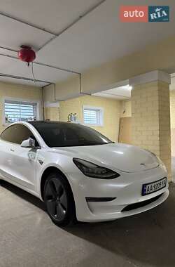 Седан Tesla Model 3 2018 в 