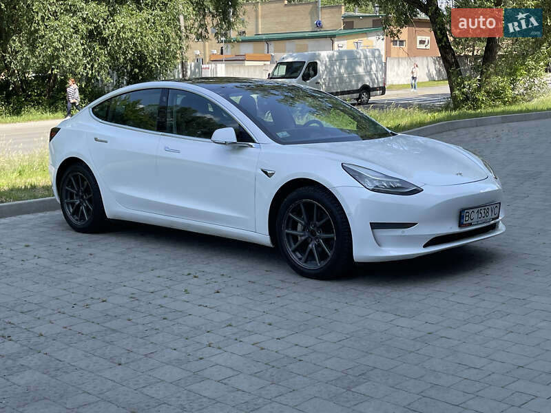 Седан Tesla Model 3 2019 в Новояворівську фото 12 Седан Tesla Model 3 2019 в Новояворівську