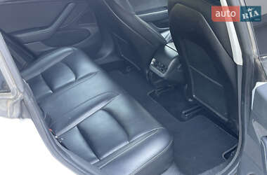 Седан Tesla Model 3 2019 в 