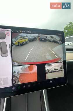 Седан Tesla Model 3 2019 в 
