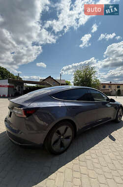 Седан Tesla Model 3 2023 в 