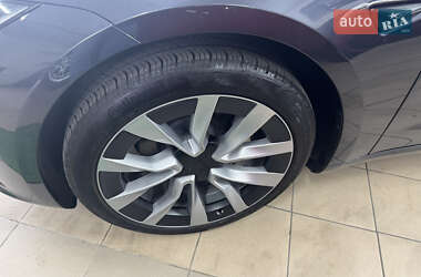 Седан Tesla Model 3 2024 в 