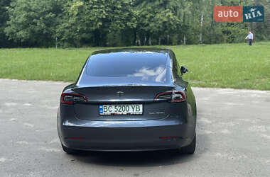 Седан Tesla Model 3 2019 в Львове