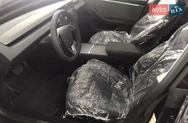Седан Tesla Model 3 2024 в 