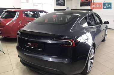 Седан Tesla Model 3 2024 в 