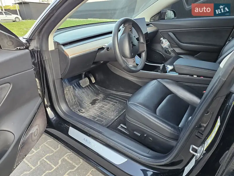 Седан Tesla Model 3 2019 в 
