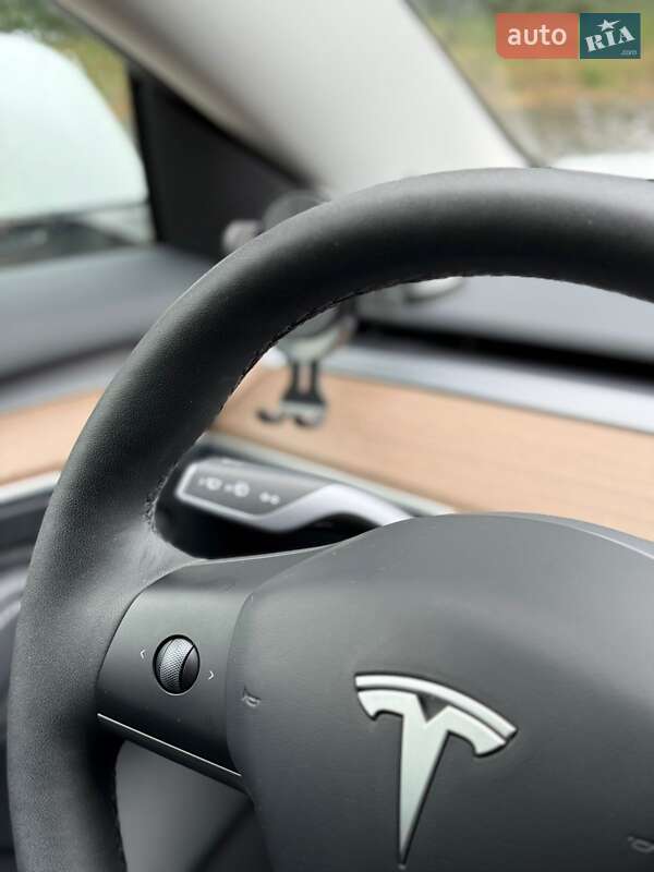 Седан Tesla Model 3 2023 в Киеве фото 15 Седан Tesla Model 3 2023 в Киеве