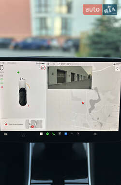 Седан Tesla Model 3 2020 в 