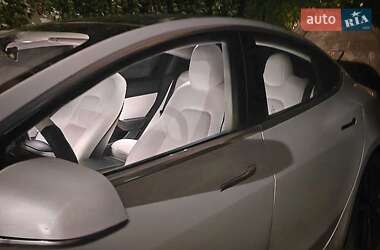 Седан Tesla Model 3 2020 в 