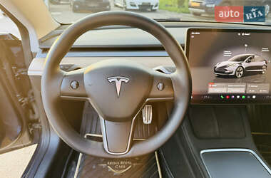 Седан Tesla Model 3 2022 в 