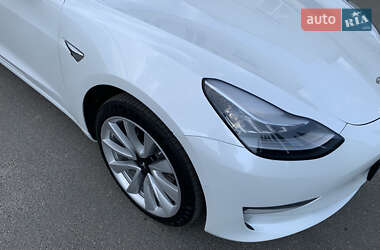 Седан Tesla Model 3 2019 в 