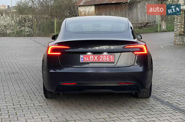 Седан Tesla Model 3 2024 в 