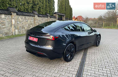 Седан Tesla Model 3 2024 в 