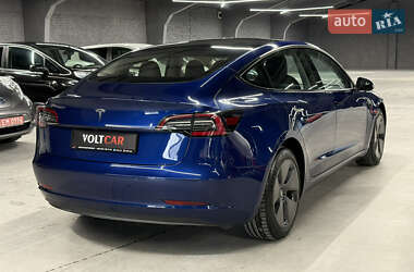 Седан Tesla Model 3 2021 в 