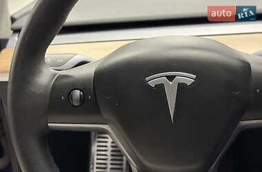 Седан Tesla Model 3 2021 в 