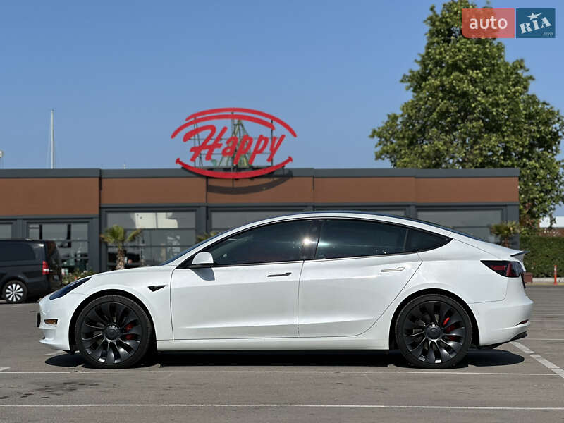 Седан Tesla Model 3 2023 в Одессе