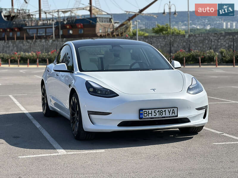 Седан Tesla Model 3 2023 в Одессе