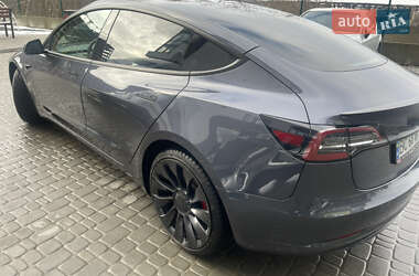 Седан Tesla Model 3 2023 в 