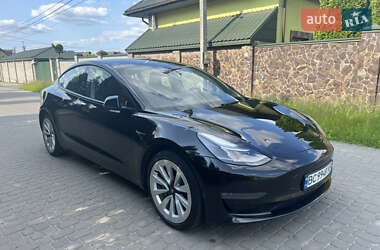 Седан Tesla Model 3 2022 в 