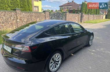 Седан Tesla Model 3 2022 в 