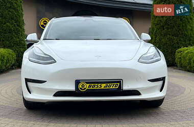 Седан Tesla Model 3 2017 в 