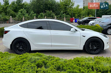 Седан Tesla Model 3 2017 в 