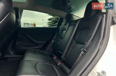 Седан Tesla Model 3 2017 в 