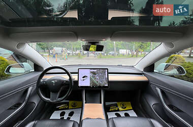 Седан Tesla Model 3 2017 в 