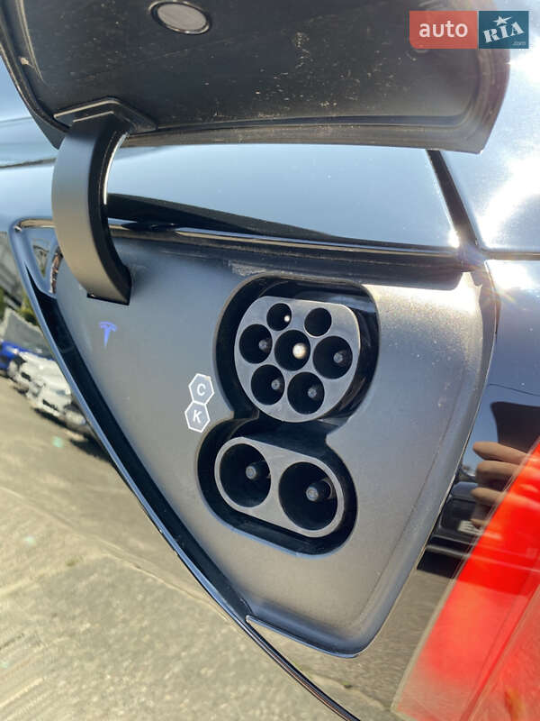 Седан Tesla Model 3 2021 в Києві