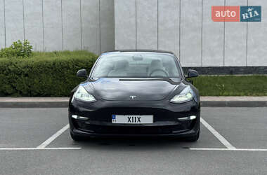 Седан Tesla Model 3 2021 в 