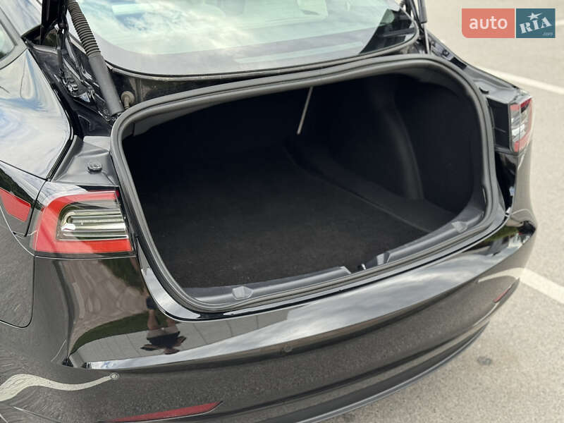Седан Tesla Model 3 2021 в Киеве фото 16 Седан Tesla Model 3 2021 в Киеве