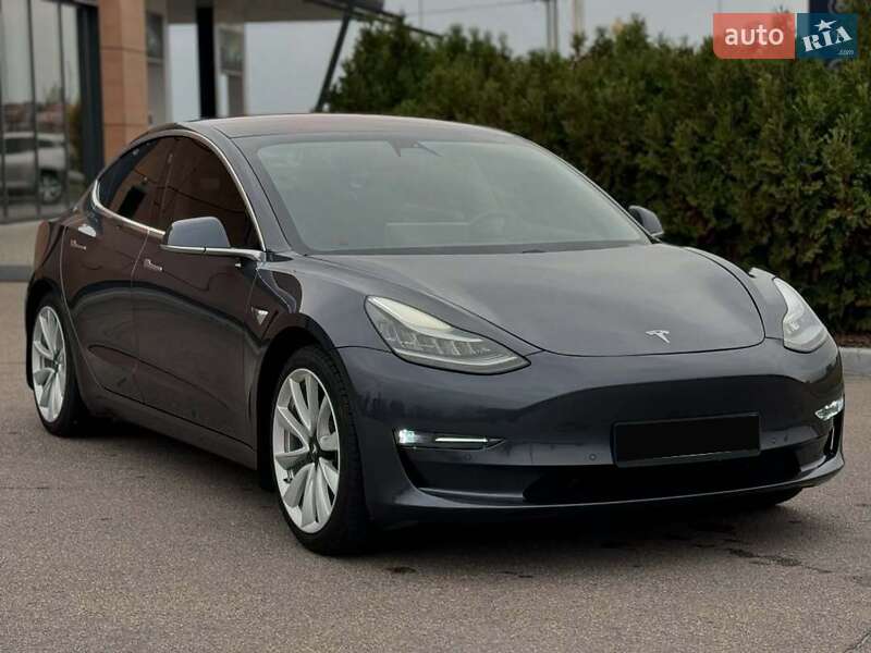 Седан Tesla Model 3 2019 в Киеве