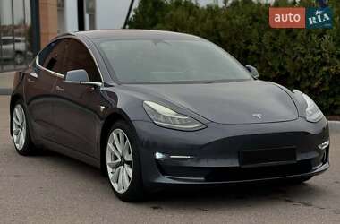Седан Tesla Model 3 2019 в 