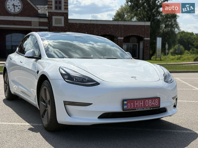 Седан Tesla Model 3 2023 в Киеве