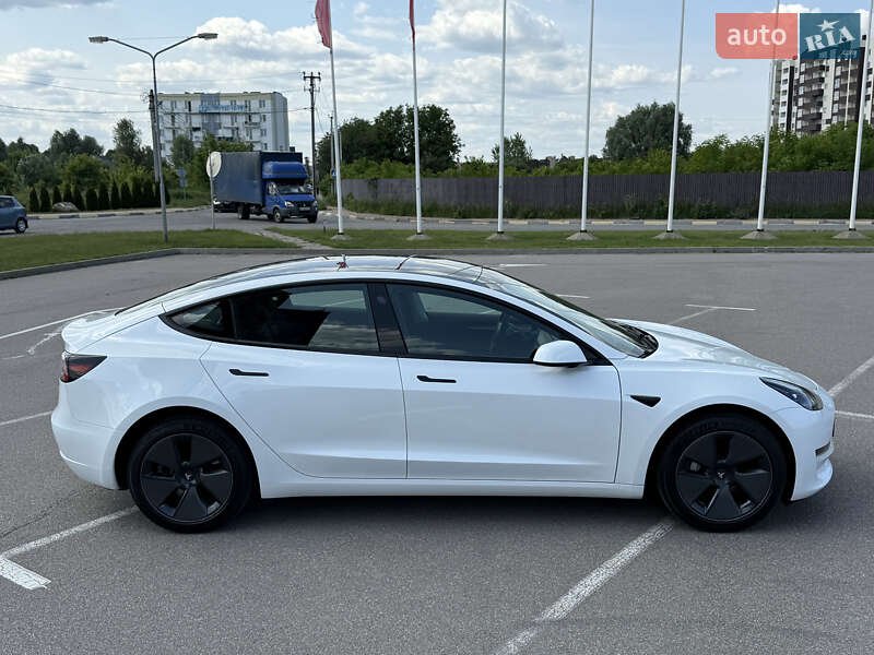 Седан Tesla Model 3 2023 в Киеве